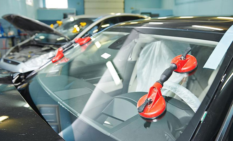 car auto glass replacement shop in brampton