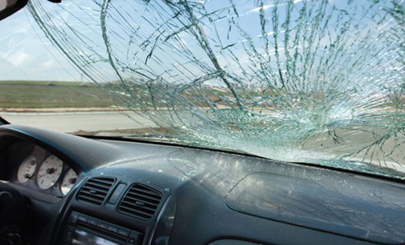 broken windshield need repair