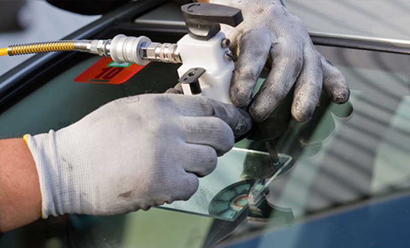 windshield rock chipped repair service
